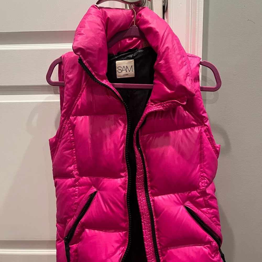 Pink SAM. Vest